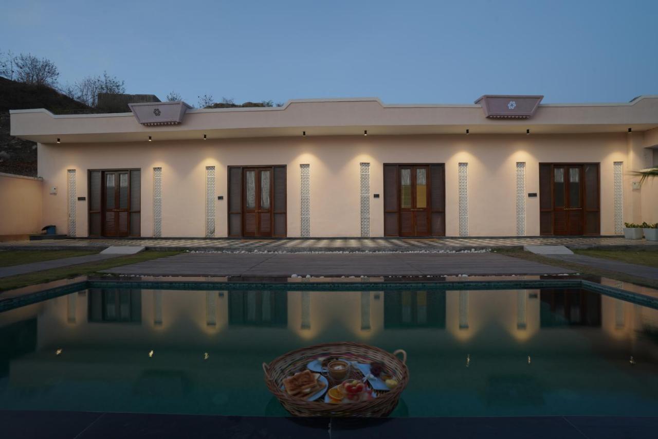Parijat Private Pool Villa 1, 2 And 3 Bhk Udaipur Extérieur photo